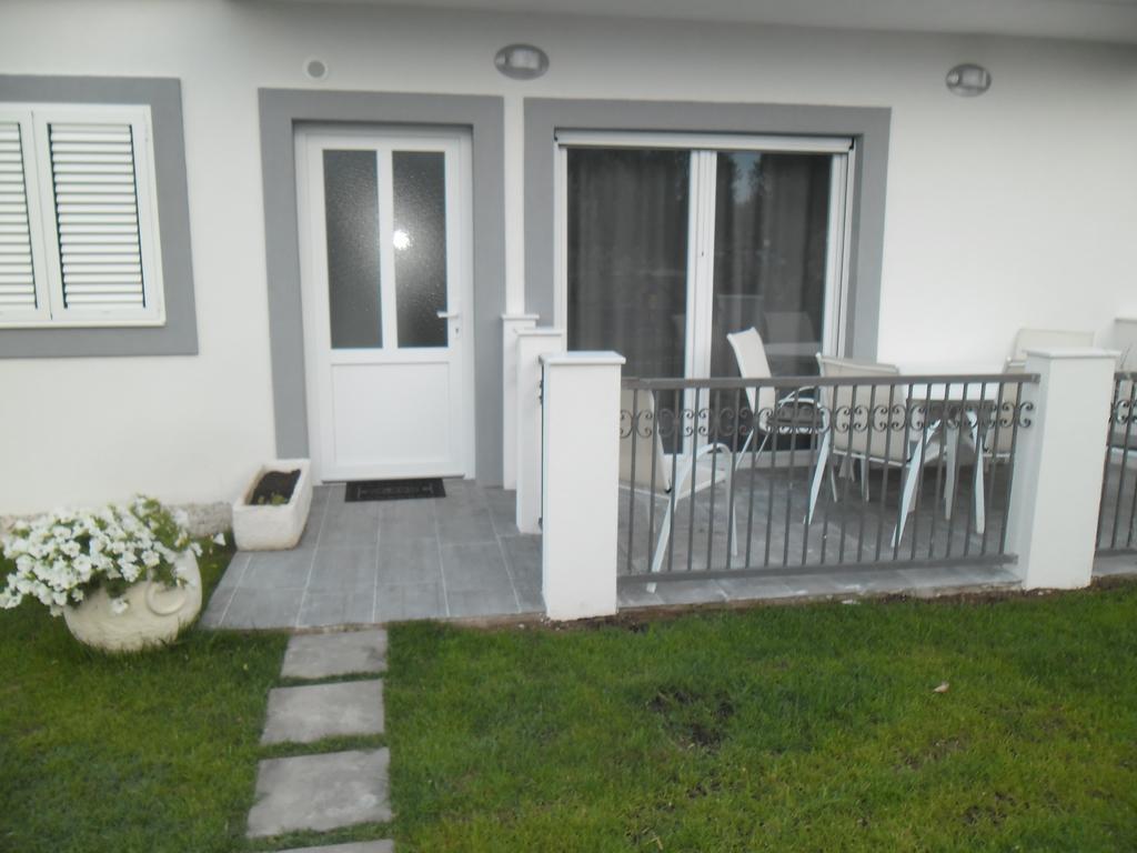 Rooms & Apartments Marinero Бетина Стая снимка